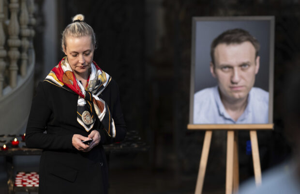 Alexei Navalny’s widow says lab reports show her husband was poisoned Alexei Navalny’s widow says lab reports show her husband was poisoned
