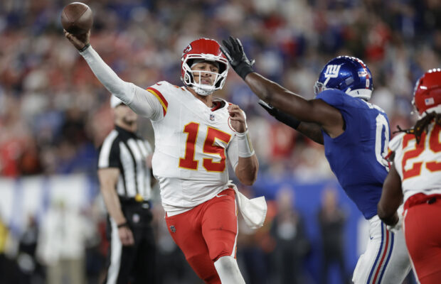 Patrick Mahomes and the Chiefs beat the Giants 22-9 for their first win this season Patrick Mahomes and the Chiefs beat the Giants 22-9 for their first win this season