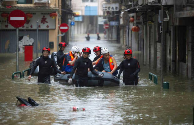 Typhoon Ragasa batters Hong Kong and south China after killing dozens in Taiwan and the Philippines Typhoon Ragasa batters Hong Kong and south China after killing dozens in Taiwan and the Philippines