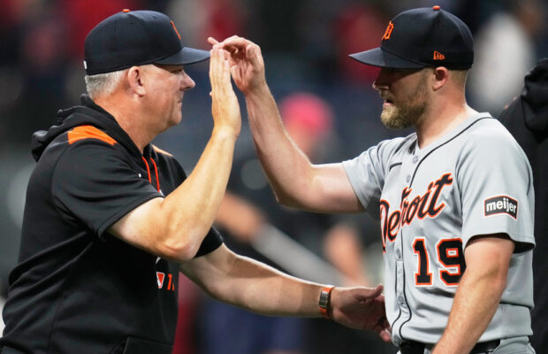 Tigers and Guardians tied atop AL Central with 3 games left Tigers and Guardians tied atop AL Central with 3 games left