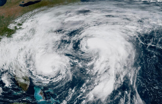 Hurricane Imelda rumbles toward Bermuda as airport, schools and government offices close Hurricane Imelda rumbles toward Bermuda as airport, schools and government offices close
