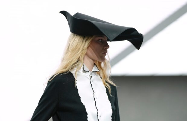 Anderson’s Dior womenswear debut is a montage of ideas, but not a ‘New Look’ Anderson’s Dior womenswear debut is a montage of ideas, but not a ‘New Look’