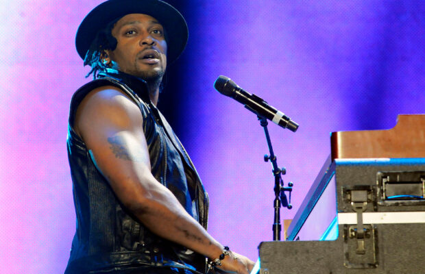 D’Angelo, Grammy-winning R&B singer who became an icon with ‘Untitled (How Does It Feel),’ dies D’Angelo, Grammy-winning R&B singer who became an icon with ‘Untitled (How Does It Feel),’ dies